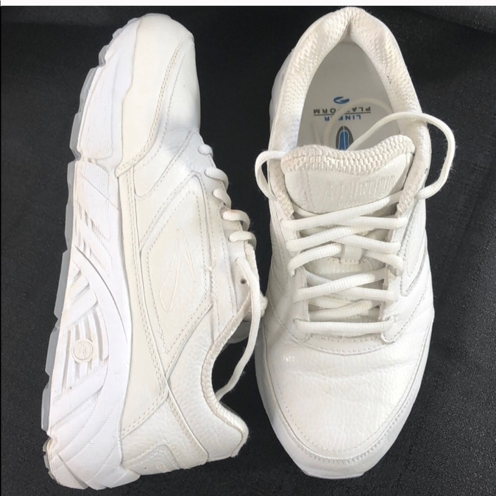 Brooks Addiction Walker White Linear sneakers
